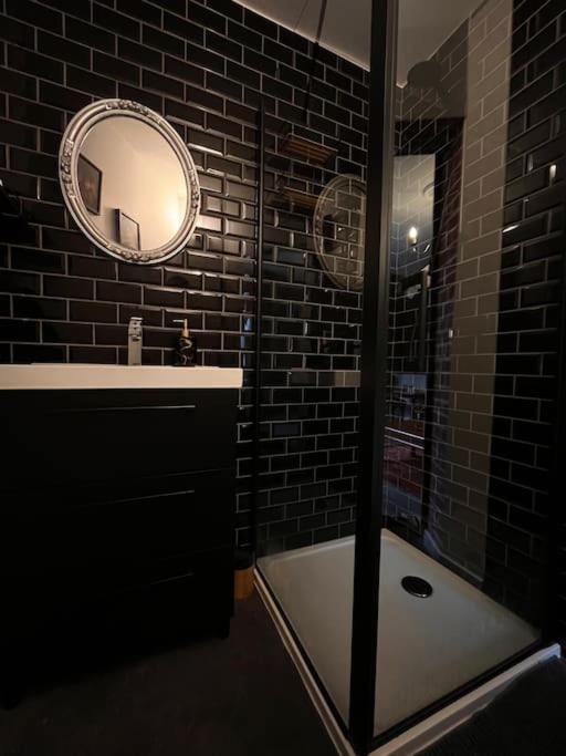 La Maison Des Sorciers ! Saint-Brieuc Ngoại thất bức ảnh